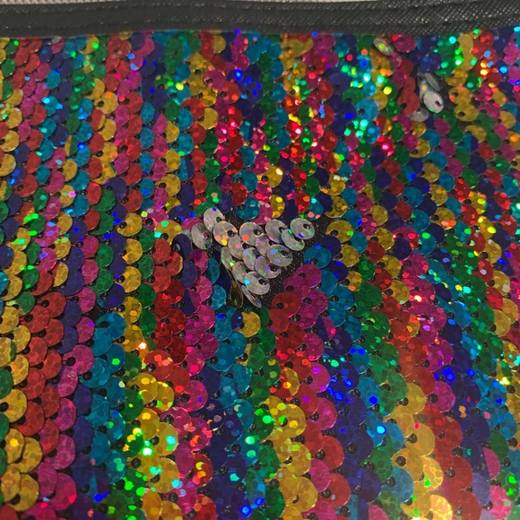 NWT RIAH Cosmetic case/or can be used as a wristlet!  Super cute - Picture 10 of 13